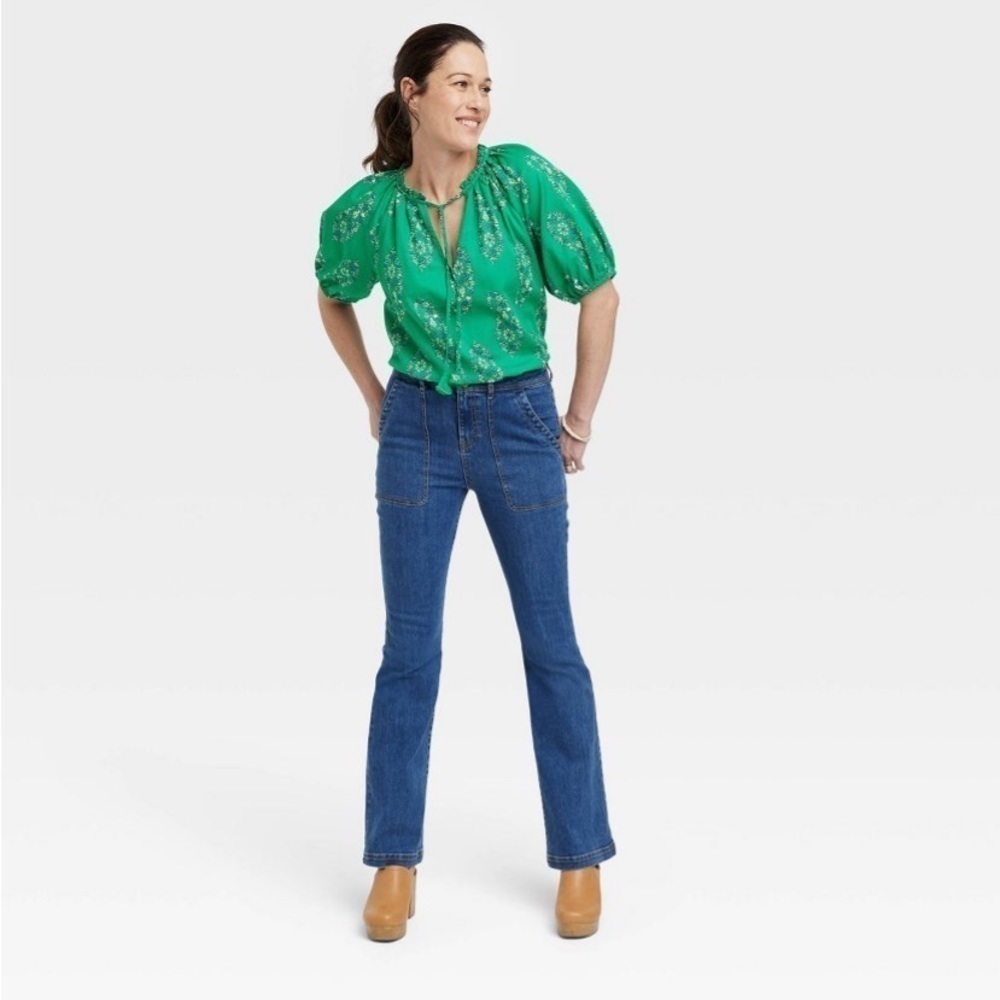 Women's Short Sleeve Top - Knox Rose
Green Floral